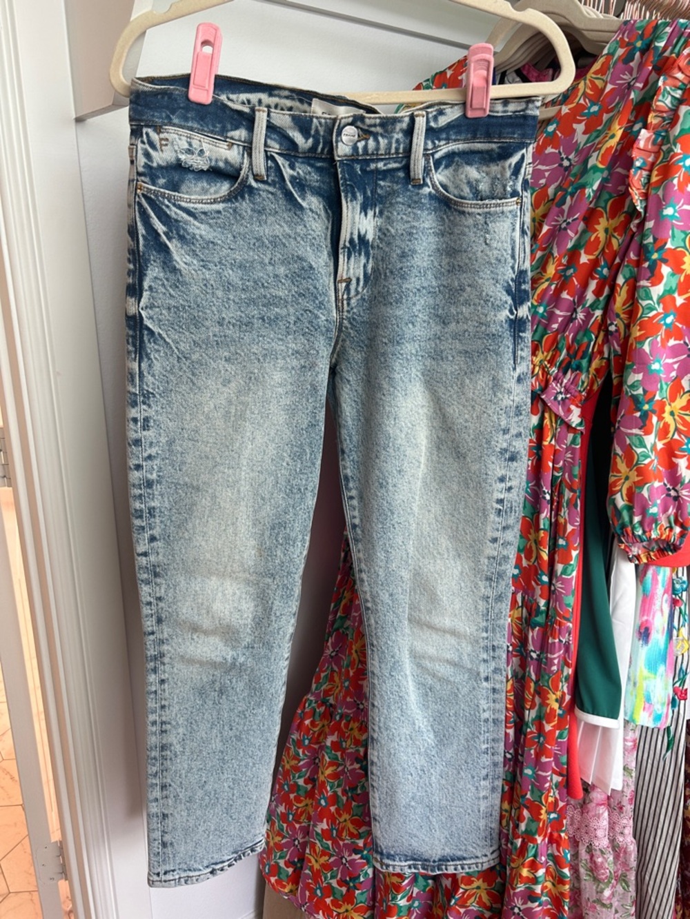 Light Stone Wash High-Rise Women's Jeans - Classic Straight Ankle Leg